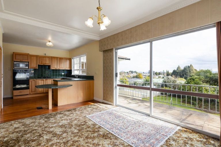 Photo of property in 52 Forest Lake Road, Forest Lake, Hamilton, 3200