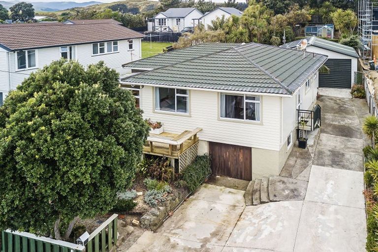 Photo of property in 42 Herewini Street, Titahi Bay, Porirua, 5022