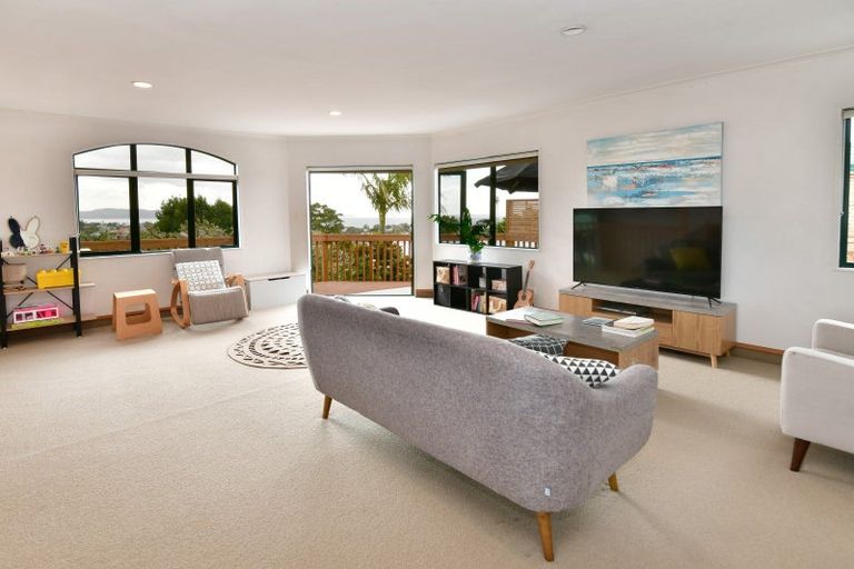 Photo of property in 2/603 Whangaparaoa Road, Stanmore Bay, Whangaparaoa, 0932