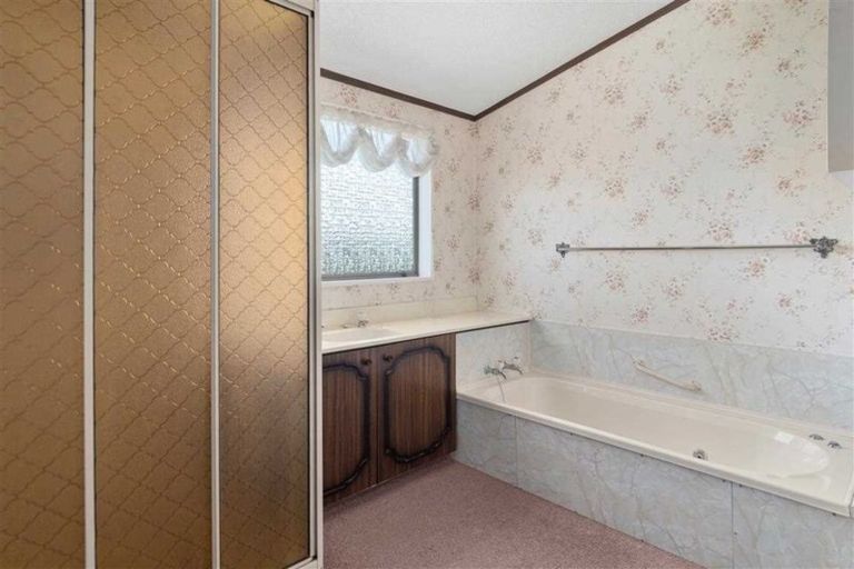 Photo of property in 15a Cooneys Drive, Matua, Tauranga, 3110