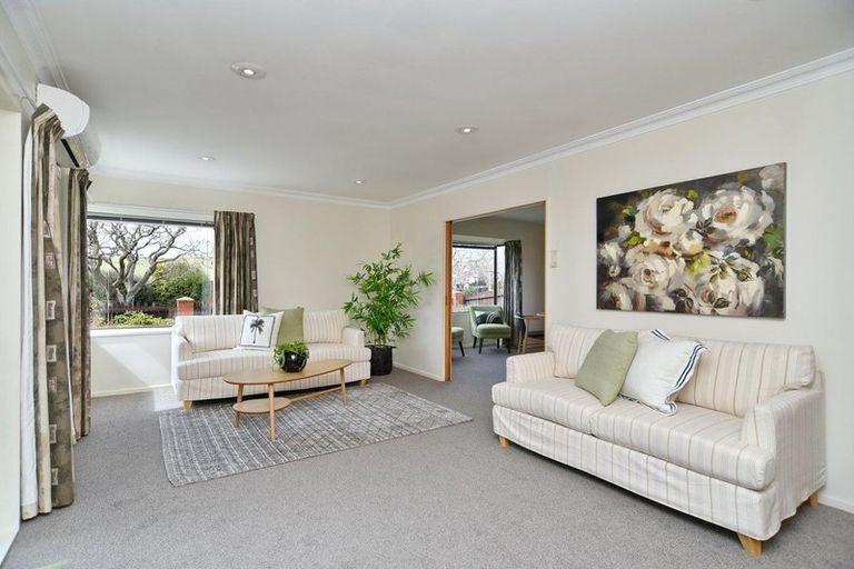 Photo of property in 7 Creese Place, Redwood, Christchurch, 8051