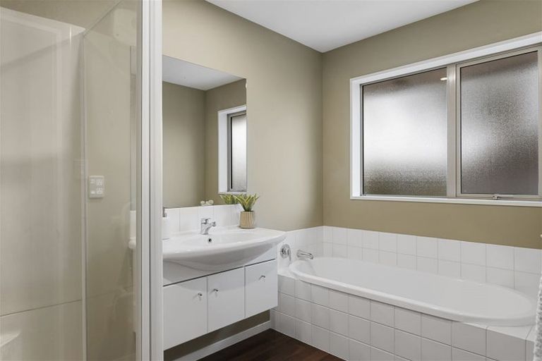 Photo of property in 4 Lowe Place, Rangiora, 7400