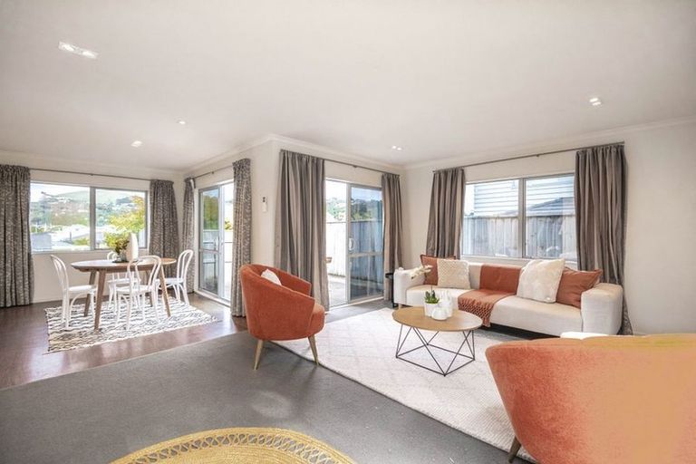 Photo of property in 10 Flotilla Place, Whitby, Porirua, 5024