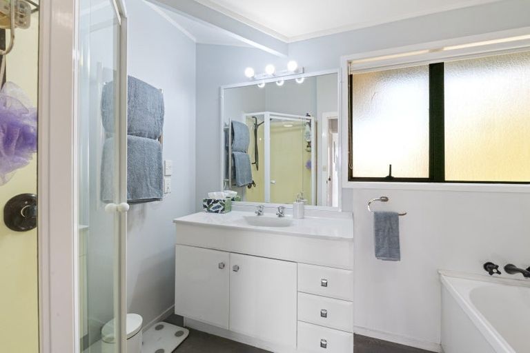 Photo of property in 1042 Whangaparaoa Road, Tindalls Beach, Whangaparaoa, 0930