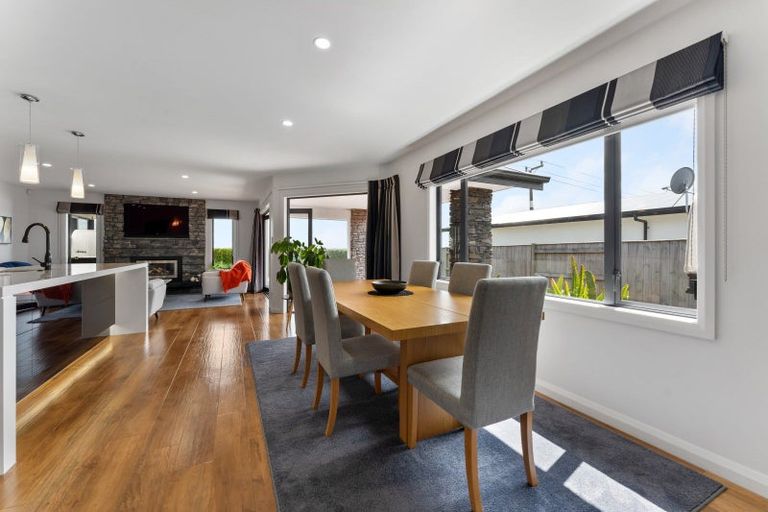 Photo of property in 25 Silicon Way, Fitzherbert, Palmerston North, 4410