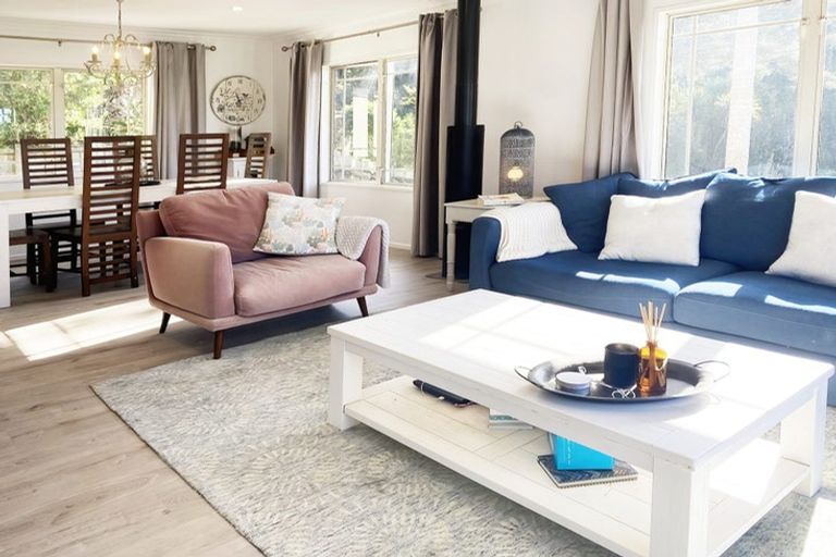 Photo of property in 39 Emlyn Place, Torbay, Auckland, 0630