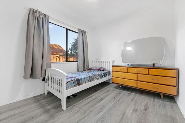 Photo of property in 1 Horlicks Place, Randwick Park, Auckland, 2105