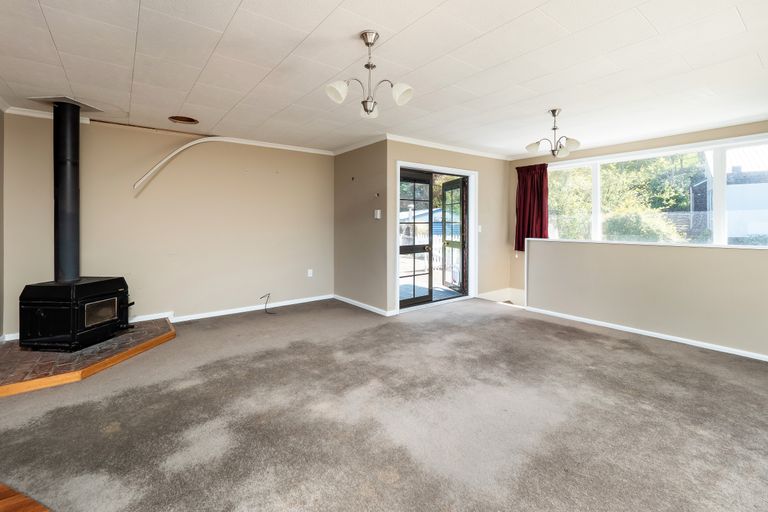 Photo of property in 27 Walkers Road, Lyttelton, 8082