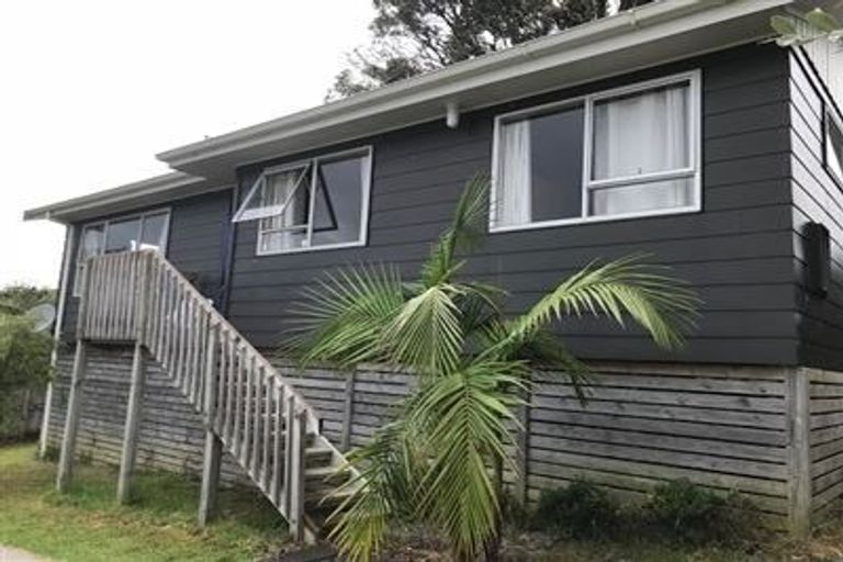 Photo of property in 33 Keegan Drive, Massey, Auckland, 0614