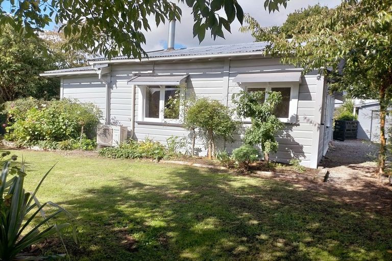 Photo of property in 8a Shanly Street, Waipawa, 4210