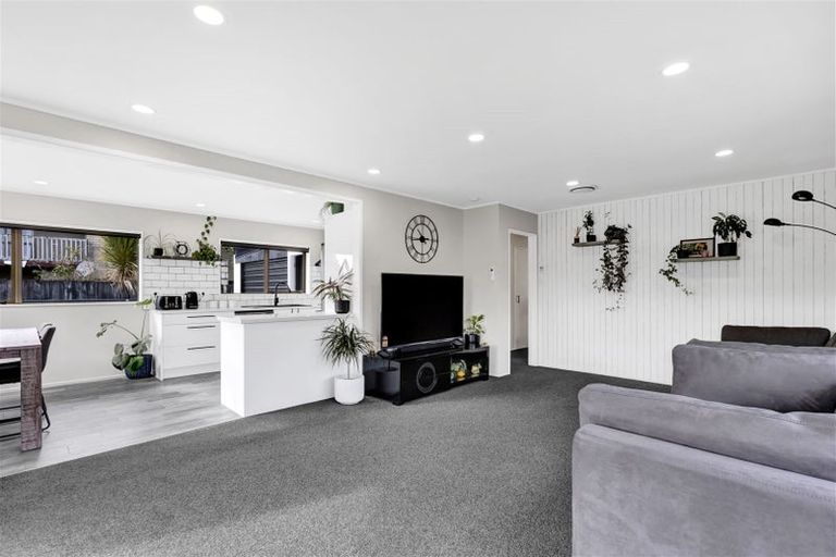Photo of property in 8 Jade Place, Bell Block, New Plymouth, 4312