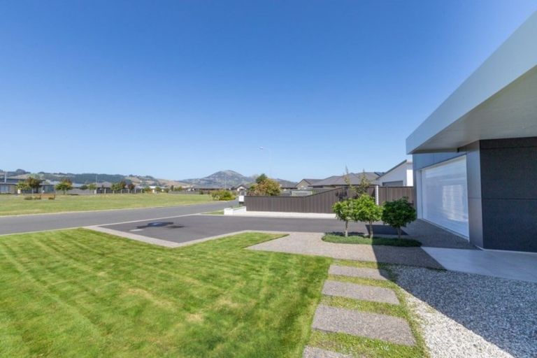 Photo of property in 14 Silver Springs Boulevard, Mosgiel, 9024