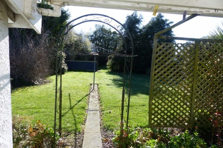 Photo of property in 28 Leonard Street, Waimate, 7924