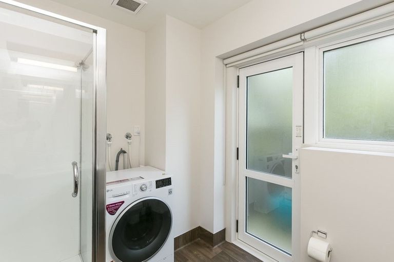 Photo of property in Fountain Court, 2/48d Oriental Parade, Oriental Bay, Wellington, 6011