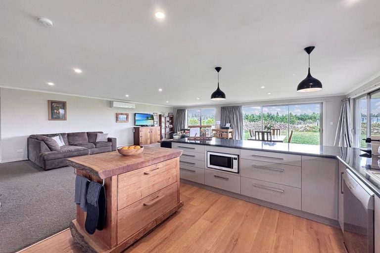 Photo of property in 18 Matukituki Crescent, Twizel, 7901