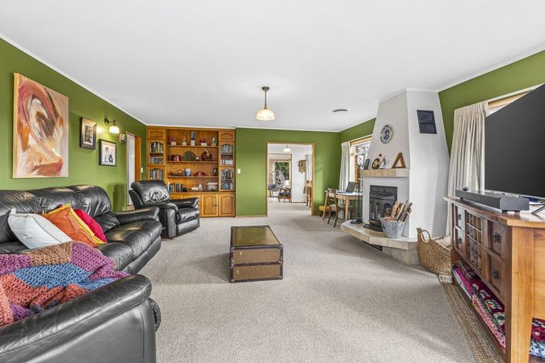 Photo of property in 48 Settlers Grove, Orewa, 0931