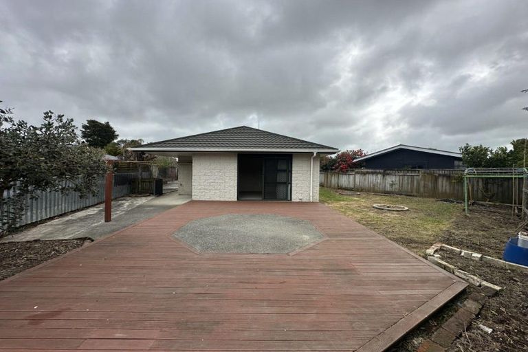 Photo of property in 4a Brett Place, Takaro, Palmerston North, 4412
