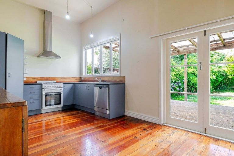 Photo of property in 5 Hereford Street, West End, Palmerston North, 4410