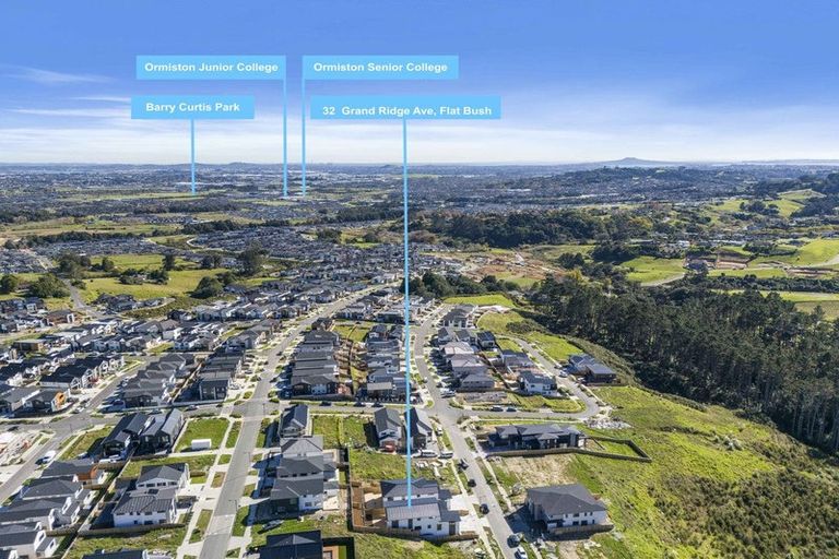 Photo of property in 32 Grand Ridge Avenue, Flat Bush, Auckland, 2019