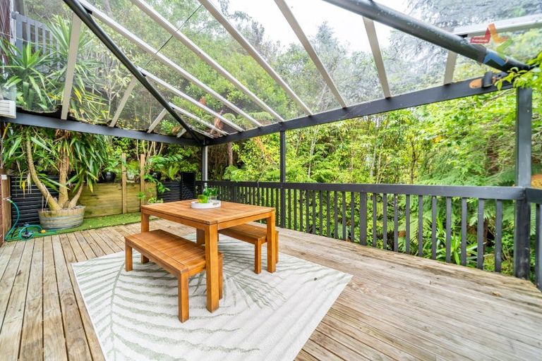 Photo of property in 498 Stokes Valley Road, Stokes Valley, Lower Hutt, 5019