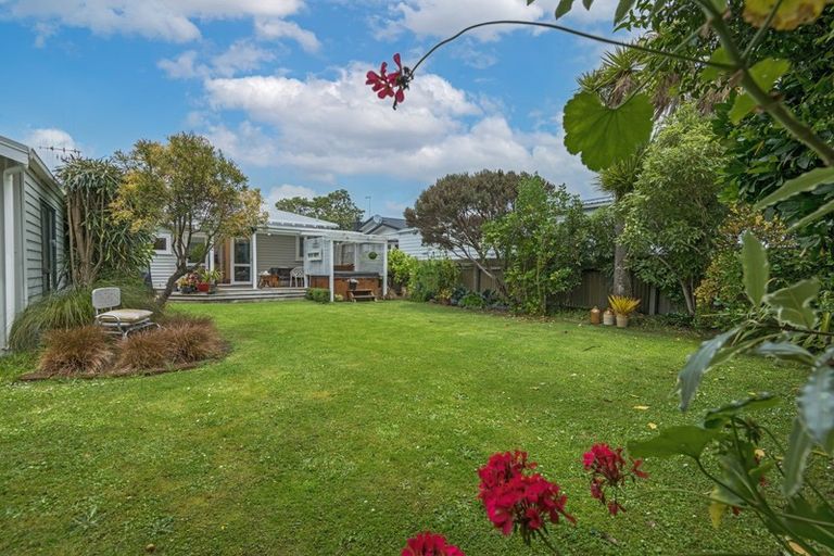 Photo of property in 10 Mahoe Avenue, Takaro, Palmerston North, 4410
