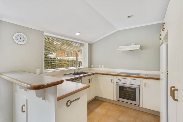 Photo of property in 3/13 Sunhill Road, Sunnyvale, Auckland, 0612