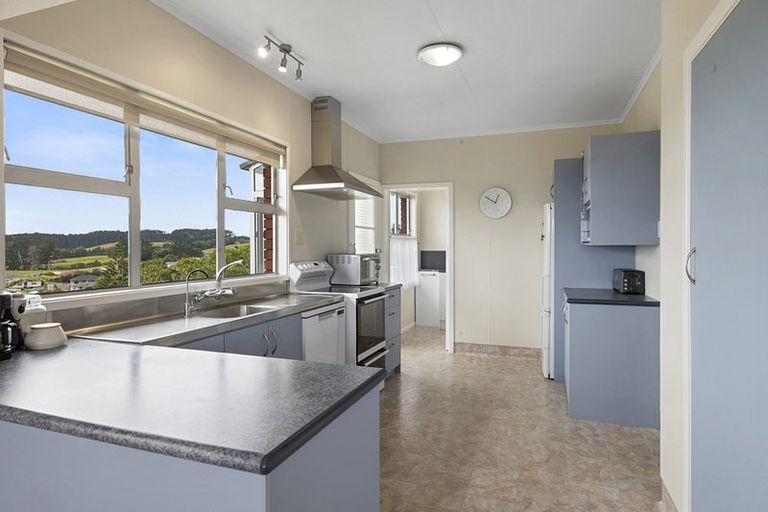 Photo of property in 8 Hillcrest Street, Glen Avon, New Plymouth, 4312