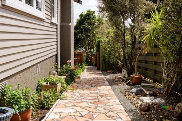 Photo of property in 9 Landview Road, Parkvale, Tauranga, 3112