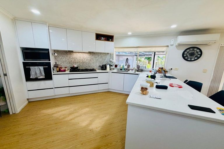 Photo of property in 4 Willowbank Close, East Tamaki Heights, Auckland, 2016