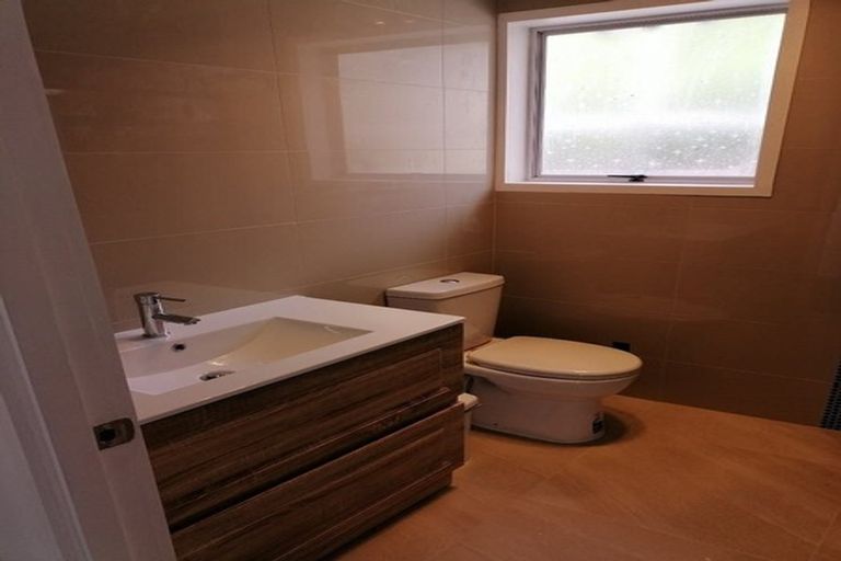 Photo of property in 20 Malmo Place, Massey, Auckland, 0614