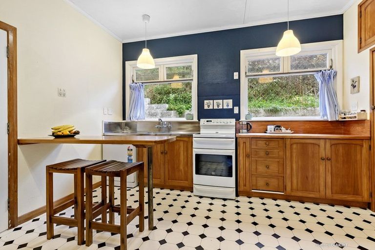 Photo of property in 46 Mana Street, Vogeltown, Wellington, 6021