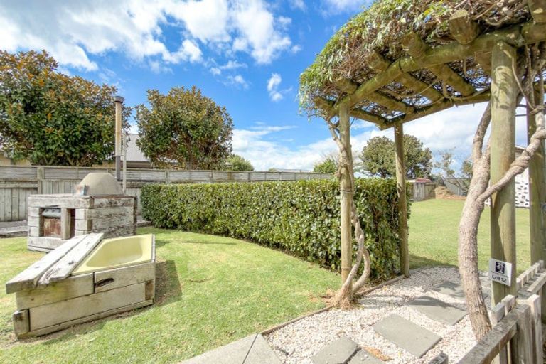 Photo of property in 15 Benner Drive, Ngatea, 3503