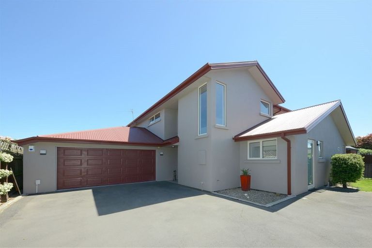 Photo of property in 299 Withells Road, Avonhead, Christchurch, 8042