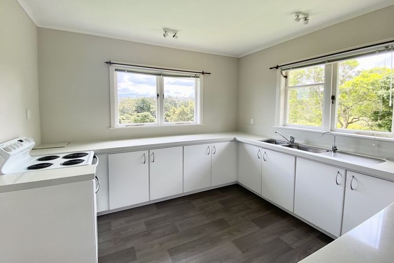 Photo of property in 7 Chamberlain Road, Massey, Auckland, 0614