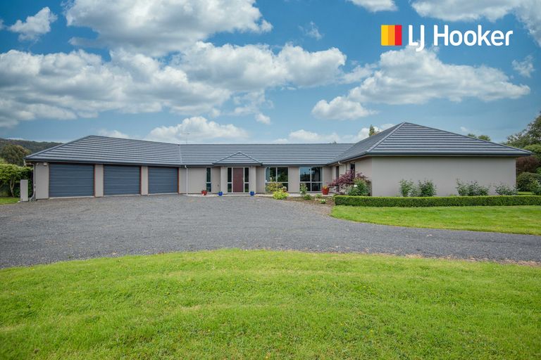 Photo of property in 479 Riccarton Road West, North Taieri, Mosgiel, 9092