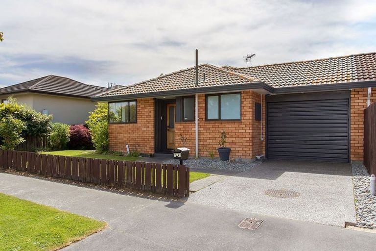 Photo of property in 2/42 Briarmont Street, Avondale, Christchurch, 8061