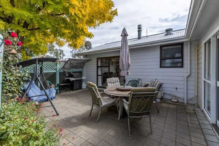 Photo of property in 35 Beech Street, Wanaka, 9305