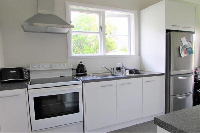 Photo of property in 60 Oxford Terrace, Epuni, Lower Hutt, 5011