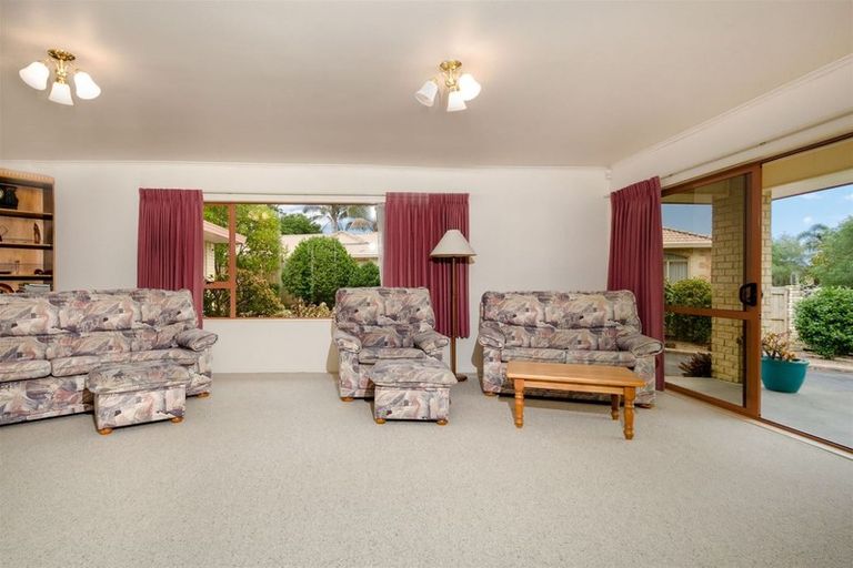 Photo of property in 24 Sunny Crescent, Huapai, Kumeu, 0810