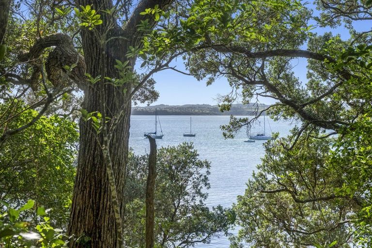 Photo of property in 109c Pah Road, Cockle Bay, Auckland, 2014