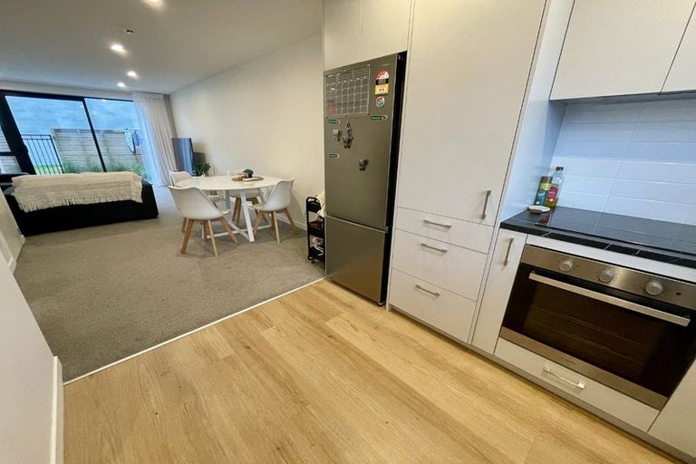 Photo of property in 5 Ara Paiwhenua, Tawa, Wellington, 5028