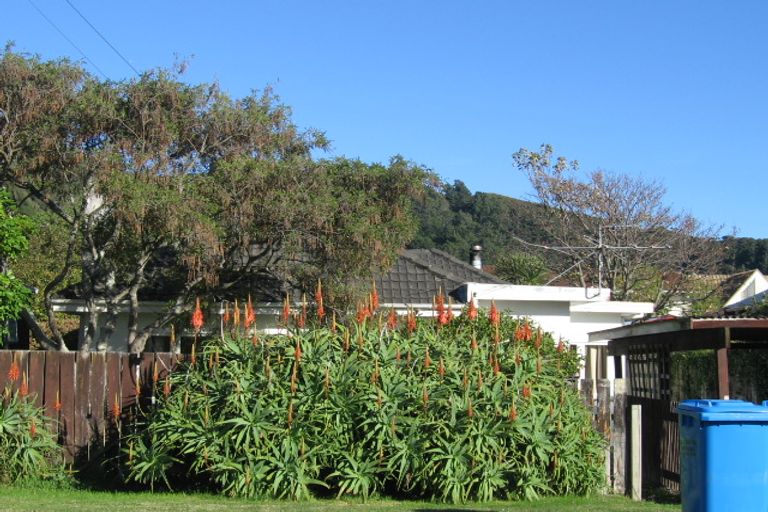 Photo of property in 5 Miro Street, Eastbourne, Lower Hutt, 5013