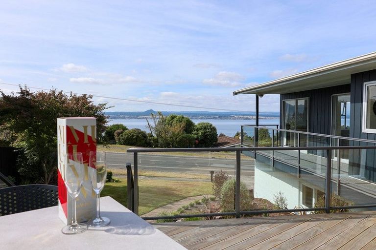 Photo of property in 96 Wakeman Road, Acacia Bay, Taupo, 3330