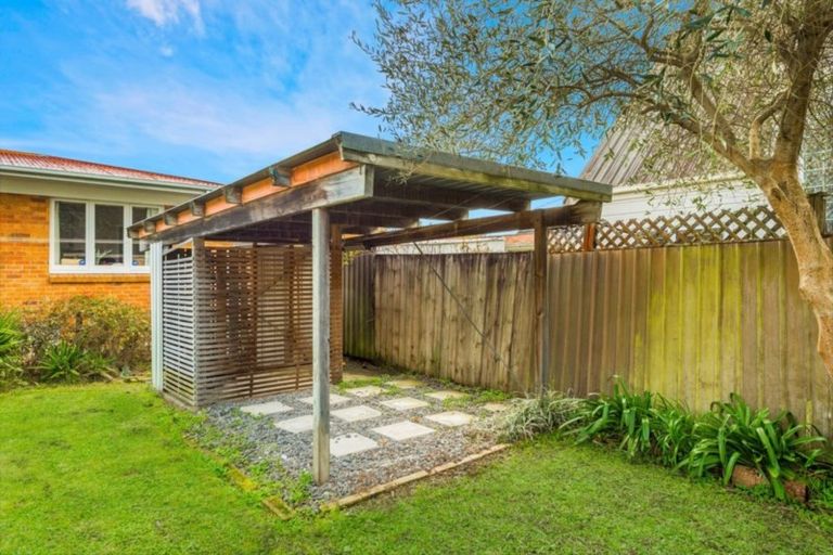 Photo of property in 77 Clarkin Road, Fairfield, Hamilton, 3214