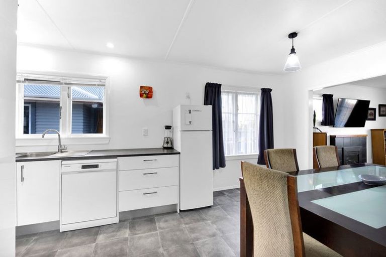 Photo of property in 60 Egmont Street, Hawera, 4610