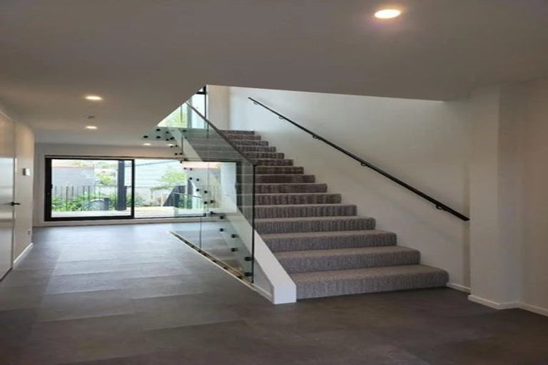 Photo of property in 3/1157 South Road, Oakura, 4314