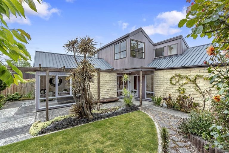 Photo of property in 14 Chatswood Place, Bishopdale, Christchurch, 8051