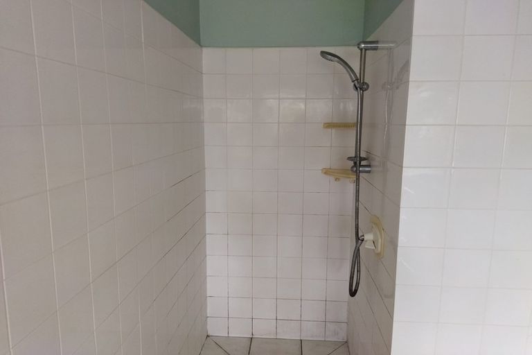 Photo of property in 279 Great North Road, Henderson, Auckland, 0612