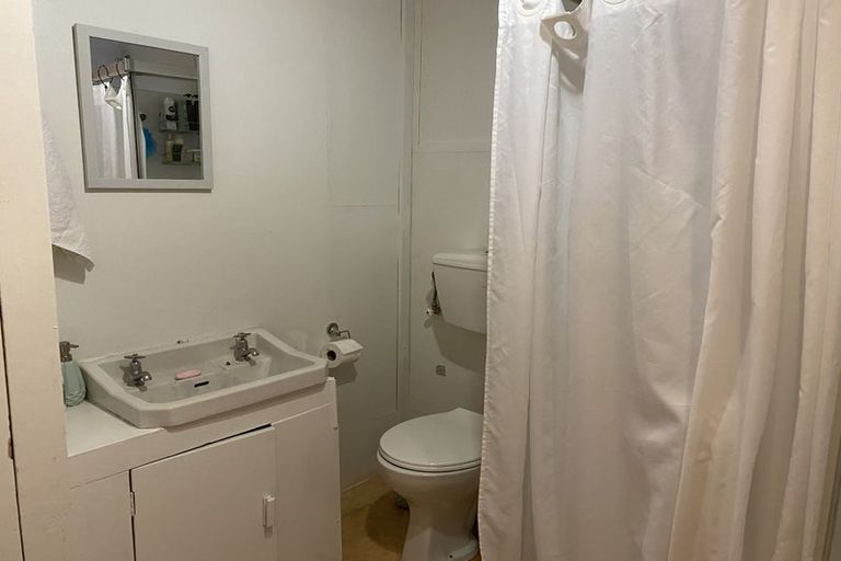 Photo of property in 18 Shoal Bay Road, Devonport, Auckland, 0624