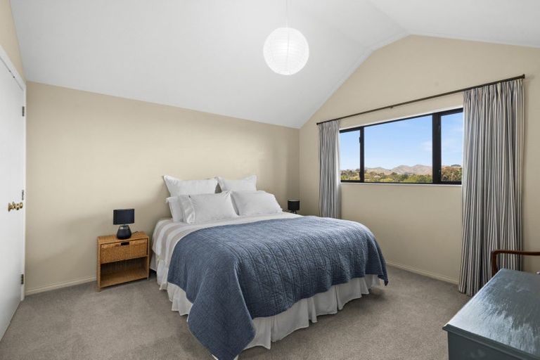 Photo of property in 65 Hikanui Drive, Havelock North, 4130